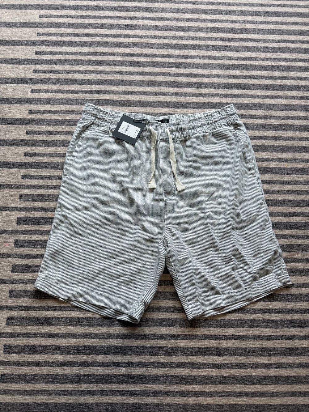 Joe's Jeans Men's Gray & White Pinstripe Drawstring Shorts